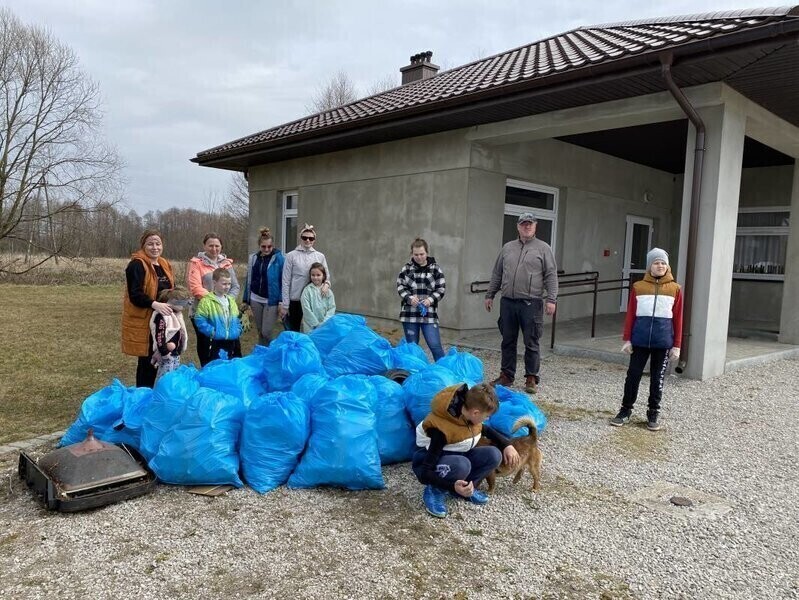 Baziowe Kotki posprzątały w Kotkowie
