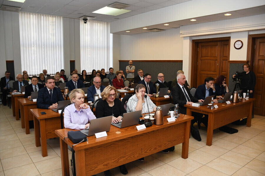 Radni w Piotrkowie wrócili na salę obrad