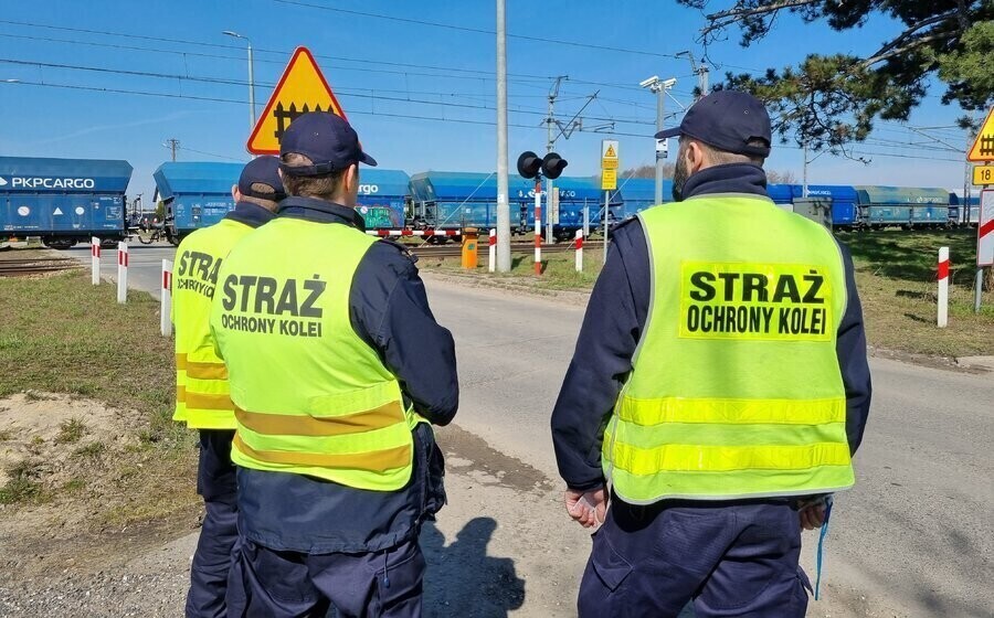 Zatrzymaj się przed torem - nie ryzykuj