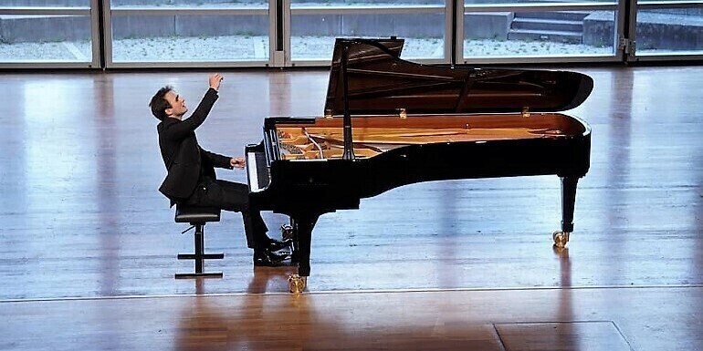 Niezwykły koncert fortepianowy w piotrkowskim muzeum