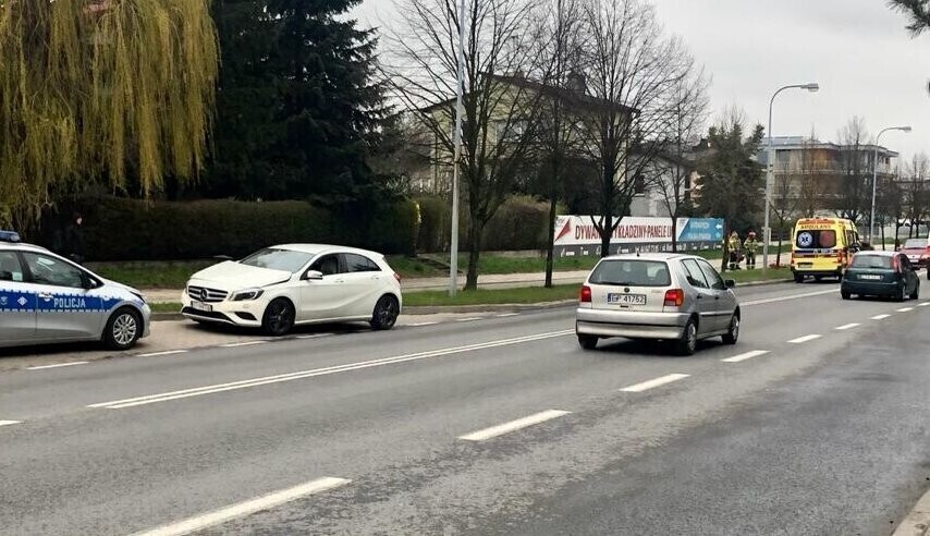 Zderzenie osobówek. Jedna osoba poszkodowana