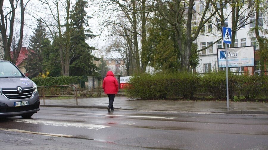 Potrącenie maturzystki na pasach