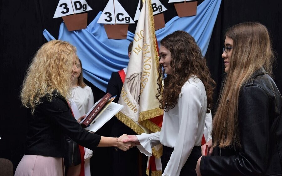 Maturzyści pożegnali się ze szkołą