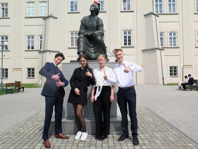 Maturzyści po pierwszym egzaminie