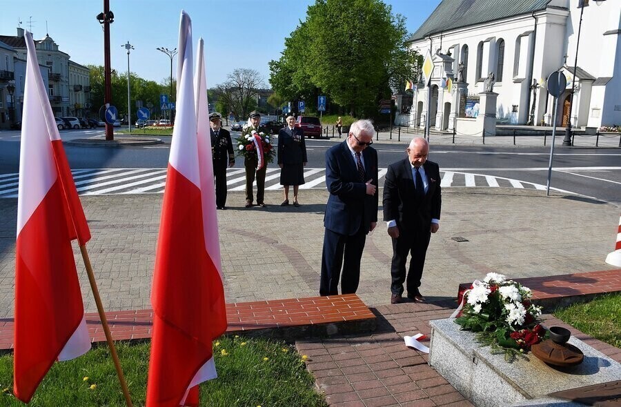 Oddali hołd Polakom poległym w walce o niepodległość ZDJĘCIA