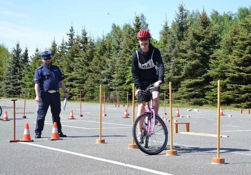 Rywalizują i uczą się bezpieczeństwa na drodze ZDJĘCIA