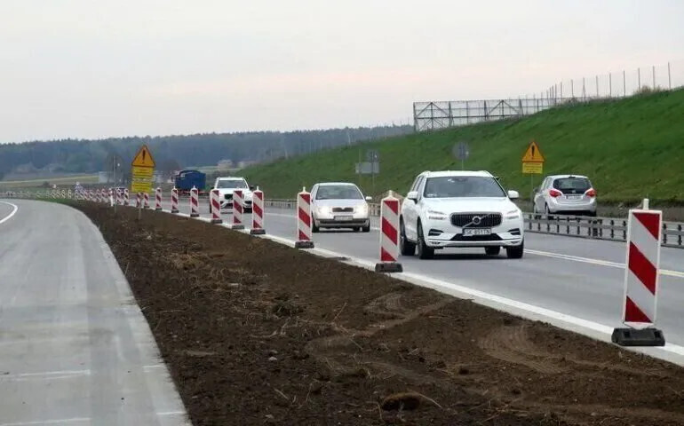 Końcowe malowanie oznakowania na A1