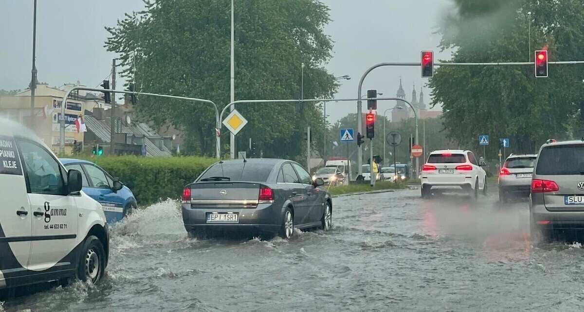 Rwące potoki w mieście