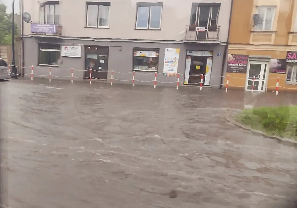 Jezioro na Ryneczku. Dlaczego zalewa nowe skrzyżowanie