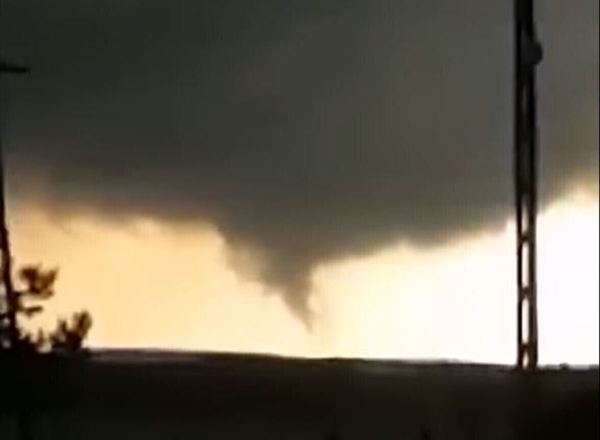 Trąba powietrzna w gminie Grabica WIDEO