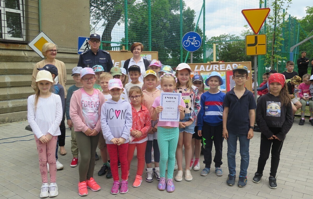 Nagrody w konkursie Moje i Twoje bezpieczeństwo wręczone ZDJĘCIA NAGRANIE