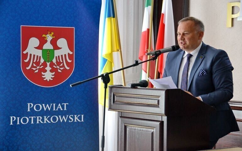 Zarząd Powiatu Piotrkowskiego z wotum zaufania i absolutorium