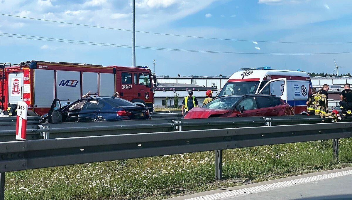 Groźny wypadek na S8. 5 osób rannych ZDJĘCIA FILM