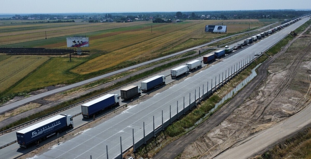 A1 stanęła w korkach ZDJĘCIA