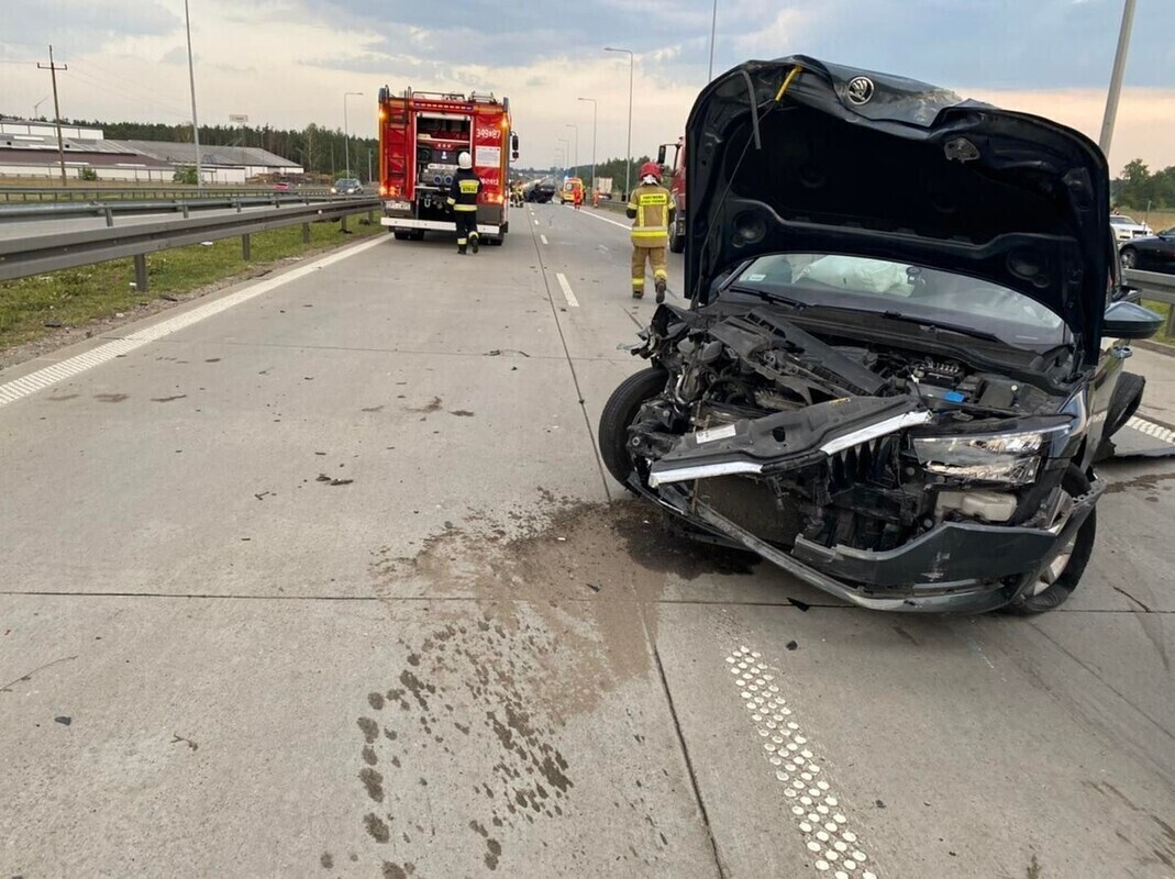 Dachowanie na S8. Sprawca miał prawie 3 promile ZDJĘCIA