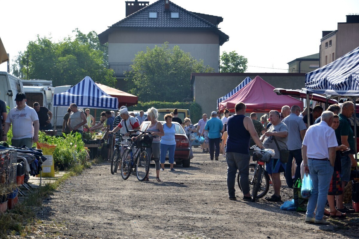 Czy targowisko przy Bawełnianej przetrwa ZDJĘCIA
