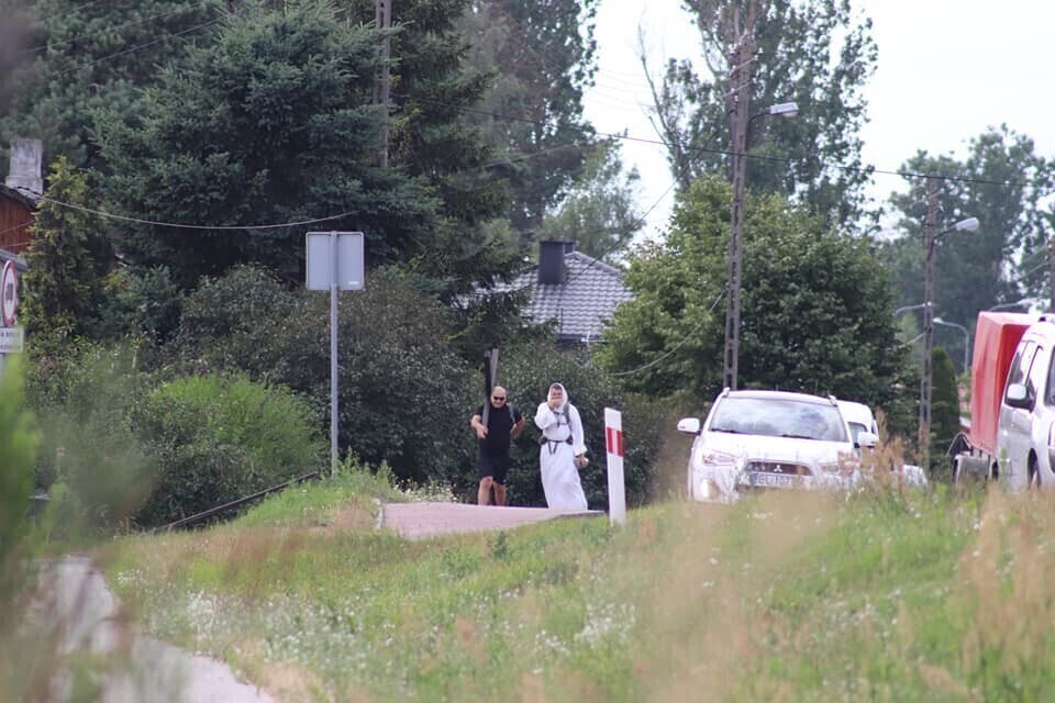 Niecodzienny pielgrzym przeszedł przez nasz region