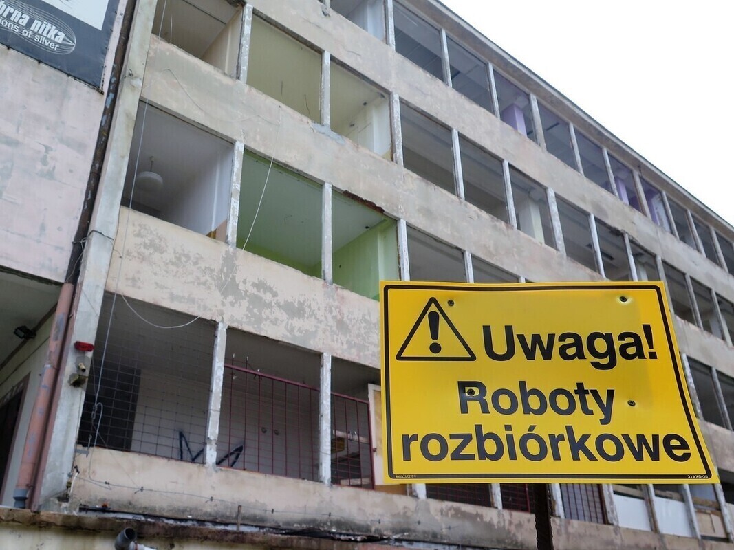 Budynek po Bibliotece Pedagogicznej idzie rozbiórki. Wiemy co tam będzie