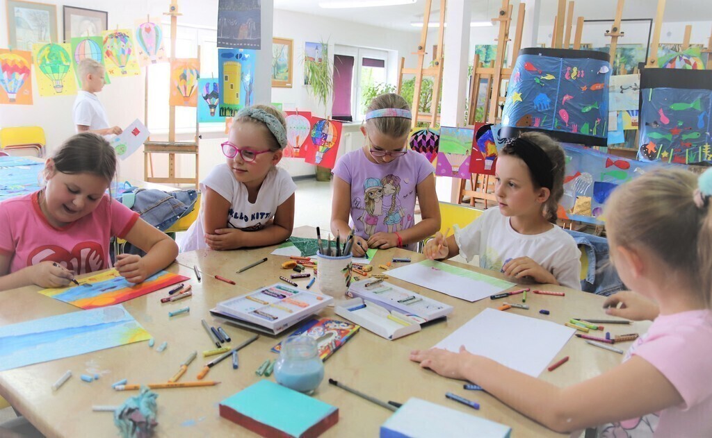 Teatr kino i nie tylko czyli wakacje z OEA MOK