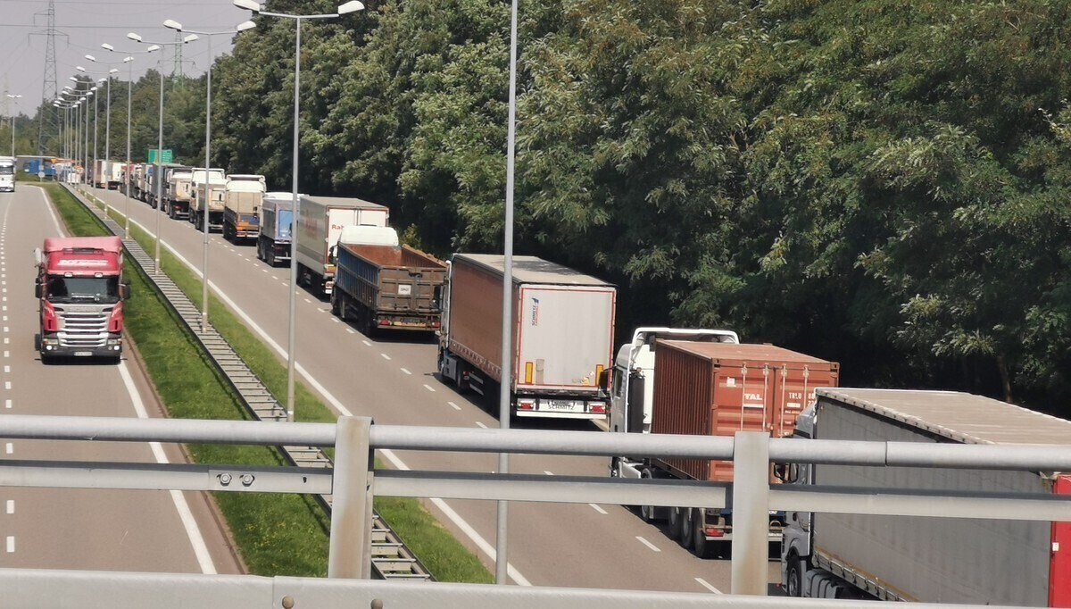 Ogromne korki. Gdzie są drogowcy