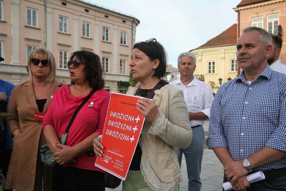 PiSINFLACJA dobija Polaków. Protest w Rynku