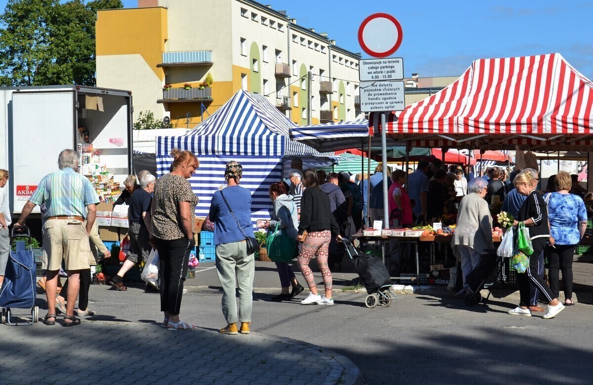 Czas na weki. Odwiedziliśmy piotrkowski rynek ZDJĘCIA I AUDIO