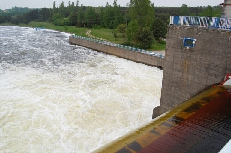 Spuszczają wodę z Zalewu Sulejowskiego