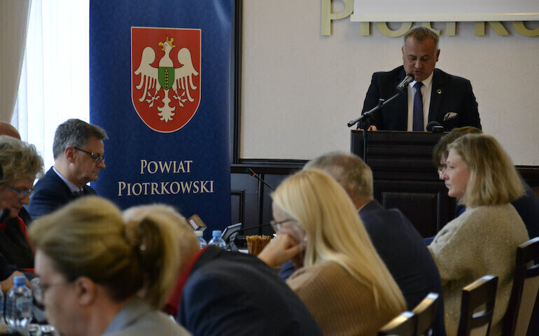 Radni przyjęli stanowisko w sprawie przekazania świadczeń PCMD