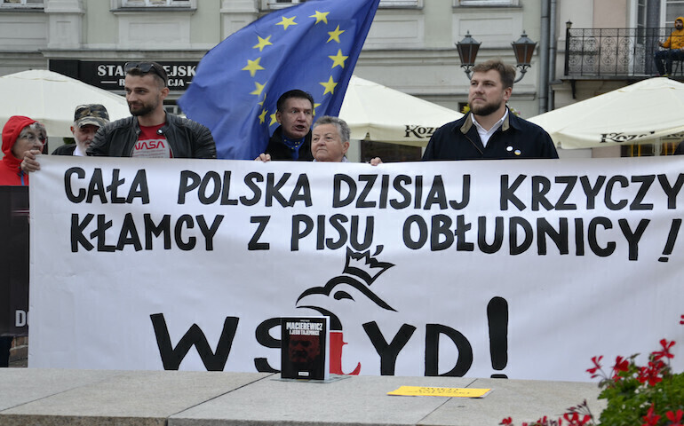 Piotrków przeciwko Macierewiczowi. Happening w Rynku Trybunalskim