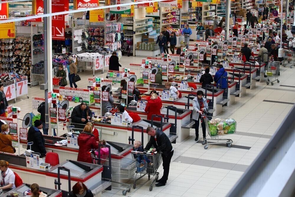 Badanie niemal 13 Polaków oszczędza na wszystkim