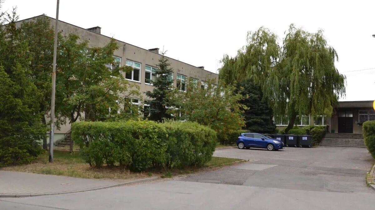 Dwunastka do modernizacji. Co z uczniami