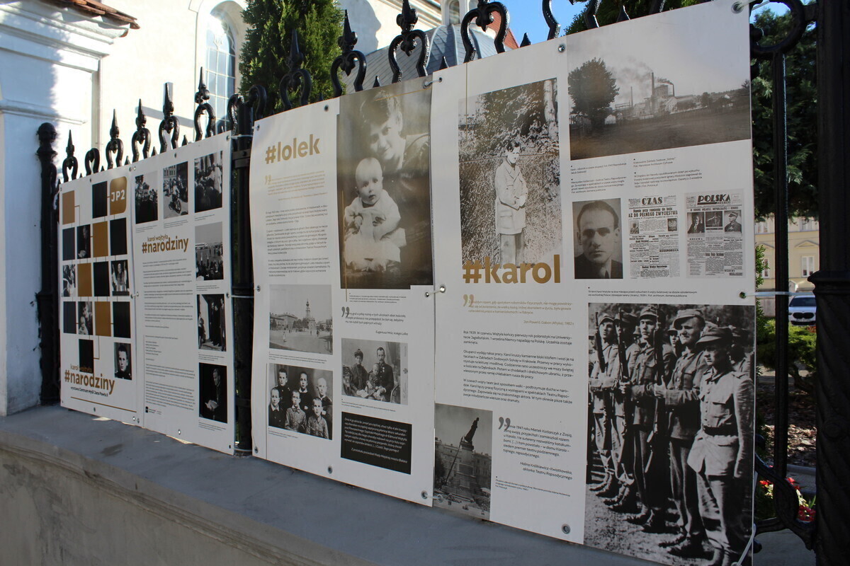 Wystawa na Dzień Papieski