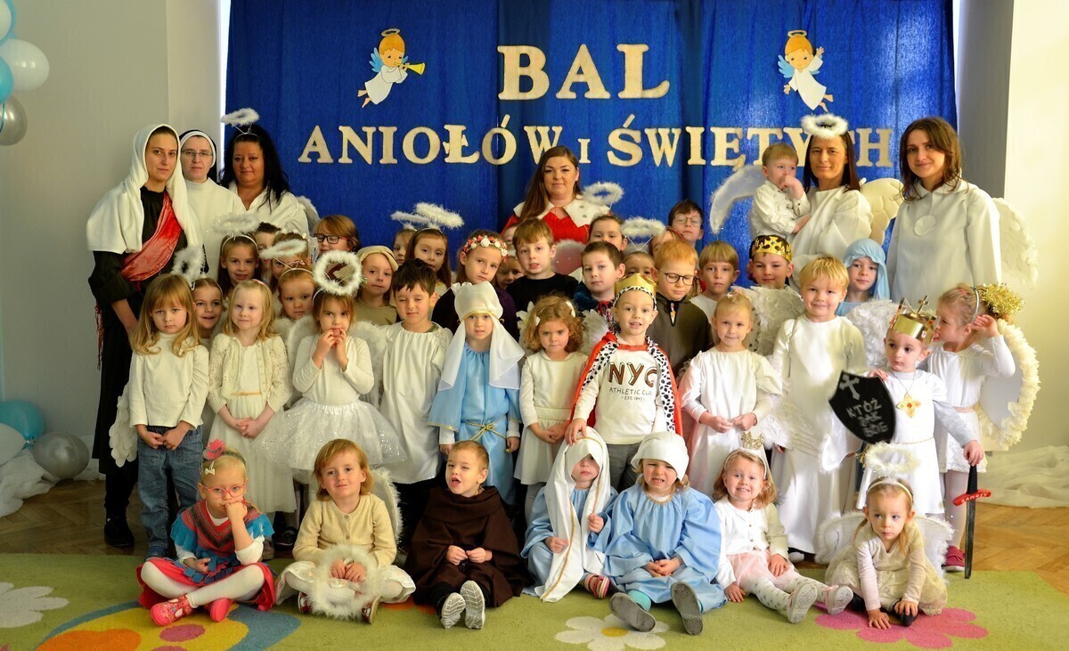 Bal Aniołów i Świętych w Przedszkolu Sióstr Dominikanek w Piotrkowie ZDJĘCIA