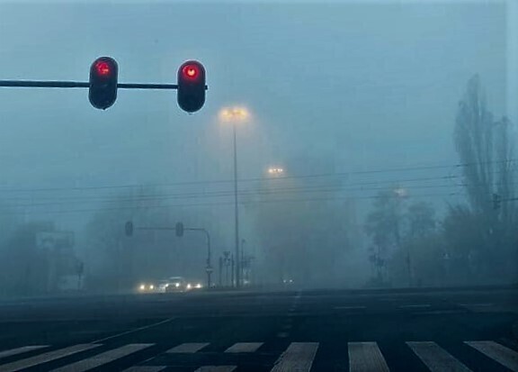 Bardzo mglisty poranek. Uważajcie na drogach