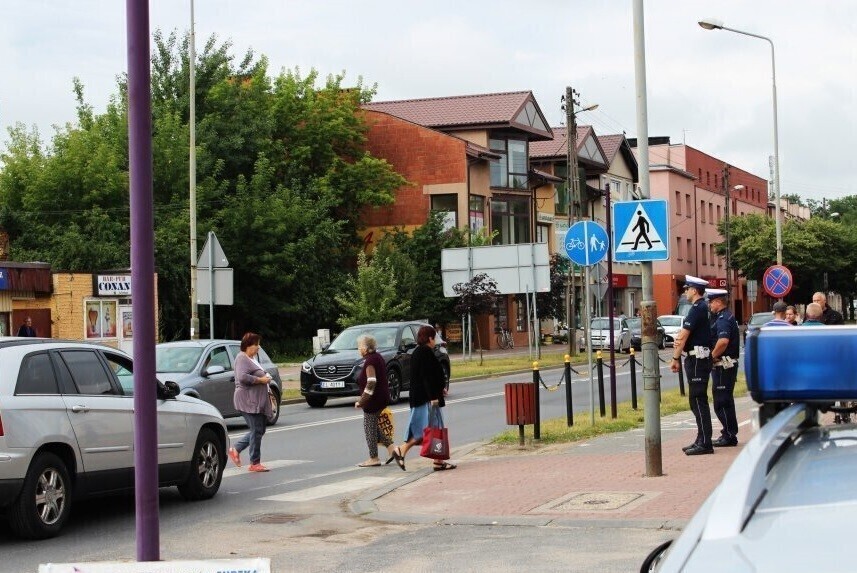 Młody kierowca potrącił pieszego na pasach