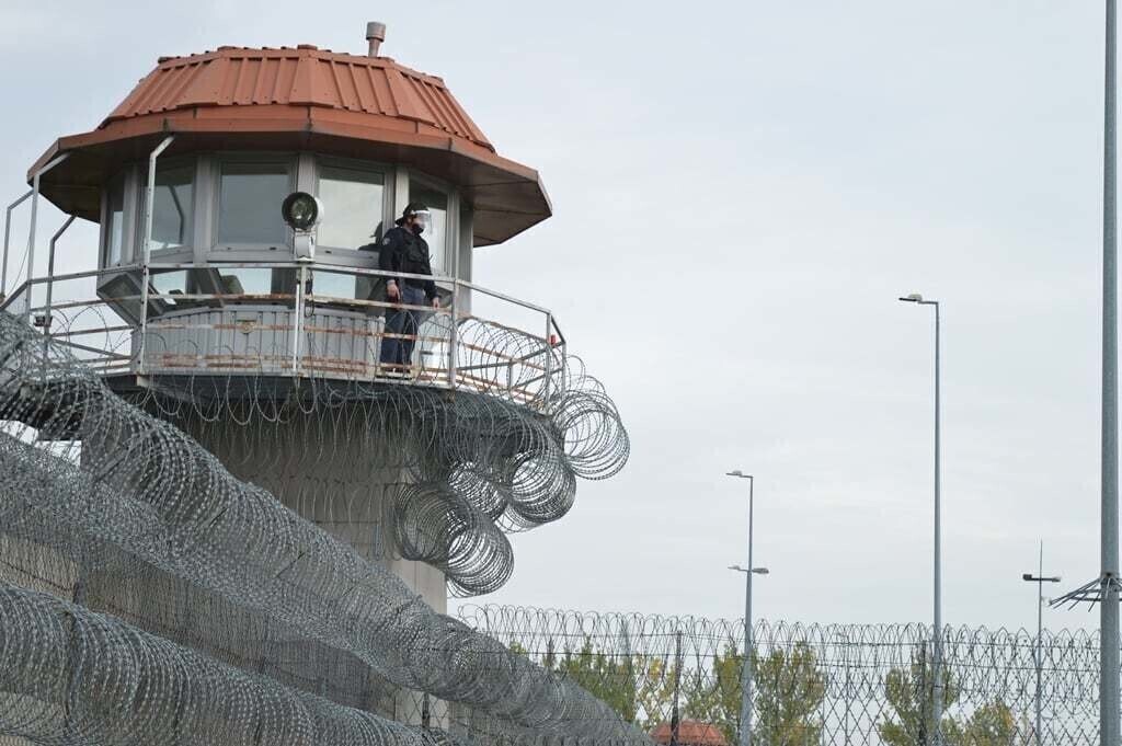 Uwaga Zawyją syreny