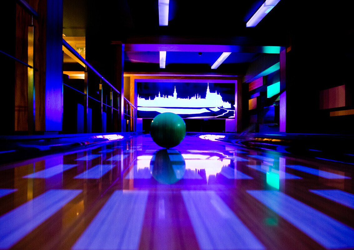 Strefa kibica w kręgielni w Piotrkowie w Avocado Bowling Club