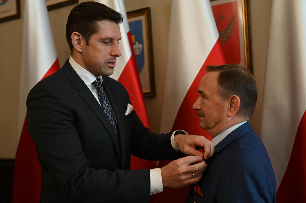 Były radny z Krzyżem Kawalerskim