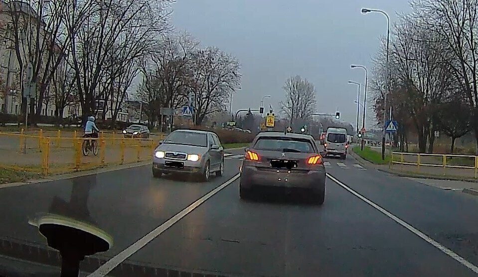 Pod prąd po dwupasmówce