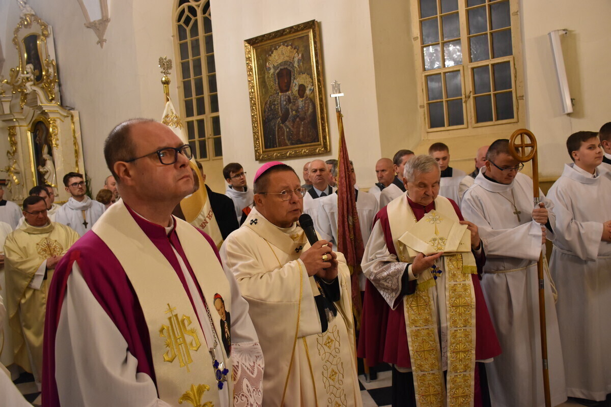 100 lat parafii św. Jacka w Piotrkowie ZDJĘCIA