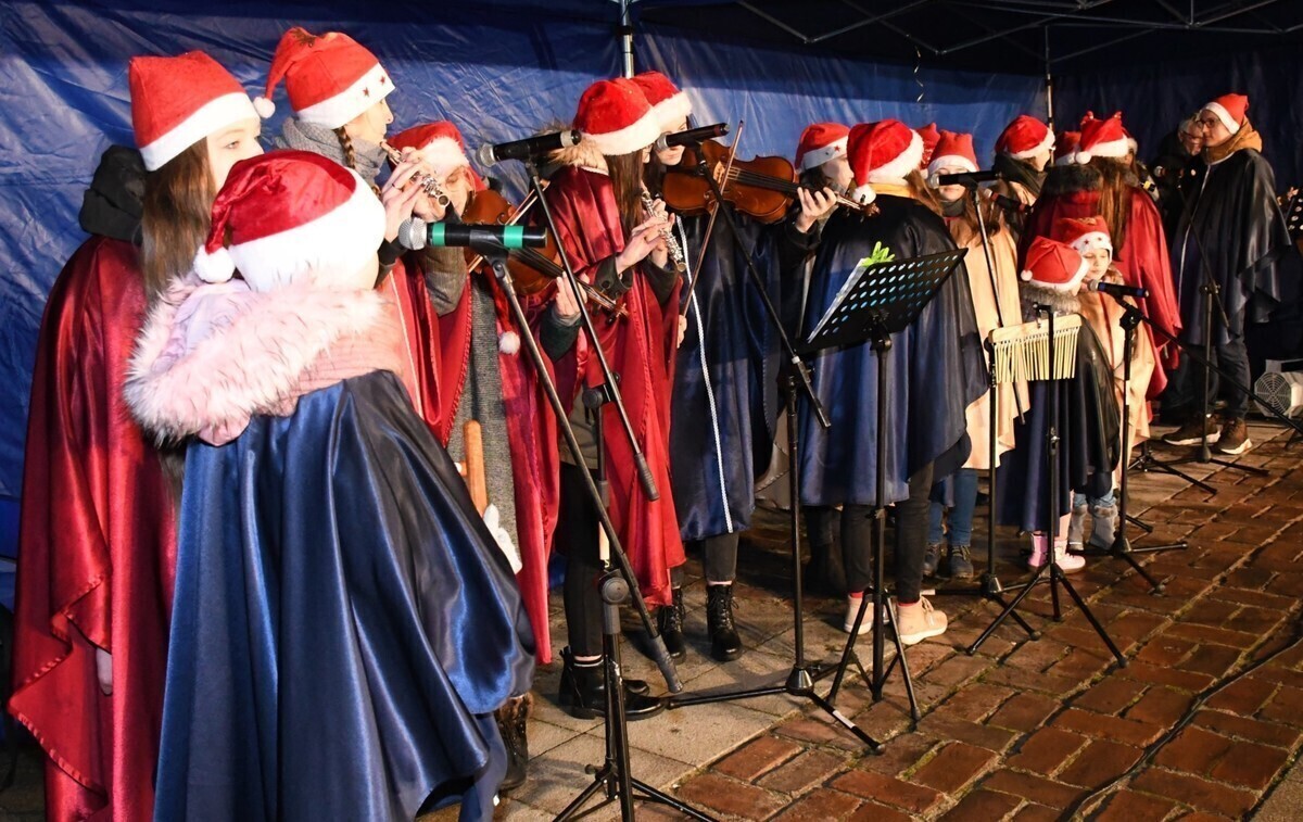 Piotrków zaprasza na kolędowanie z gwiazdą