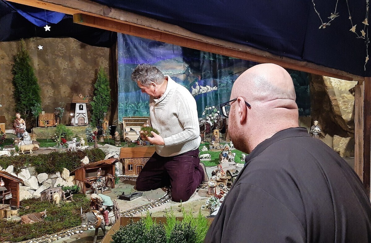 Szopka u Bernardynów nabiera kształtów