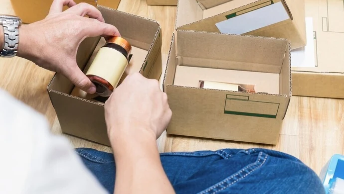 Jak pakować delikatne przedmioty przed wysyłką - poradnik krok po kroku