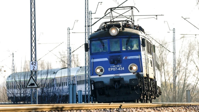 &#1047;&#1072; &#1087;&#1088;&#1086;&#1111;&#1079;&#1076; &#1091; &#1087;&#1086;&#1090;&#1103;&#1075;&#1091; &#1087;&#1086;&#1090;&#1088;&#1110;&#1073;&#1085;&#1086; &#1087;&#1083;&#1072;&#1090;&#1080;&#1090;&#1080;