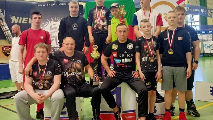 AKS z sześcioma medalami