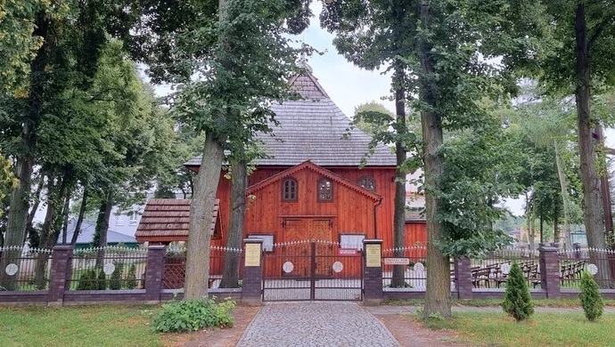 Odkrywamy znane i nieznane – drewniany kościół w Modlnej