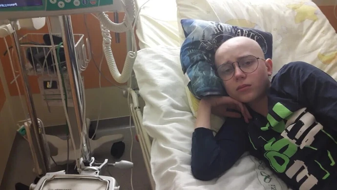 Guz się powiększył! Bez pilnej operacji i terapii w Barcelonie Patryk nie ma żadnych szans