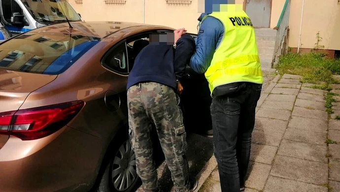 Do 12 lat za kratami za... papierośnicę?