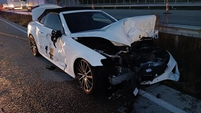 Groźne zderzenie na A1 pod Piotrkowem