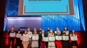 10 tys. dla najzdolniejszych uczniów i studentów